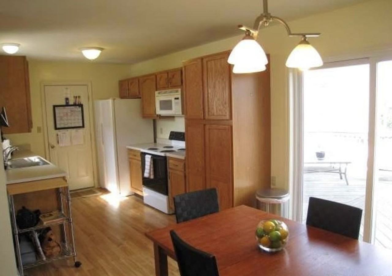 35 Chatham Ln - Photo 3 of 17