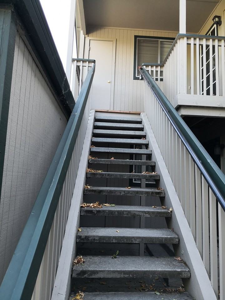 1023 Chadwick Cir - Photo 2 of 21