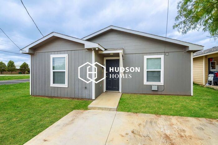 810 W 19th St - Photo 3 of 14