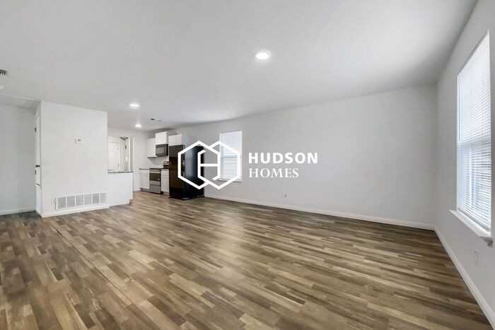 810 W 19th St - Photo 5 of 14