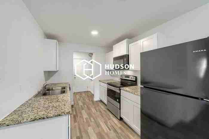 810 W 19th St - Photo 6 of 14