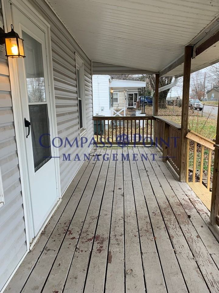 120 Ashton Dr - Photo 2 of 10