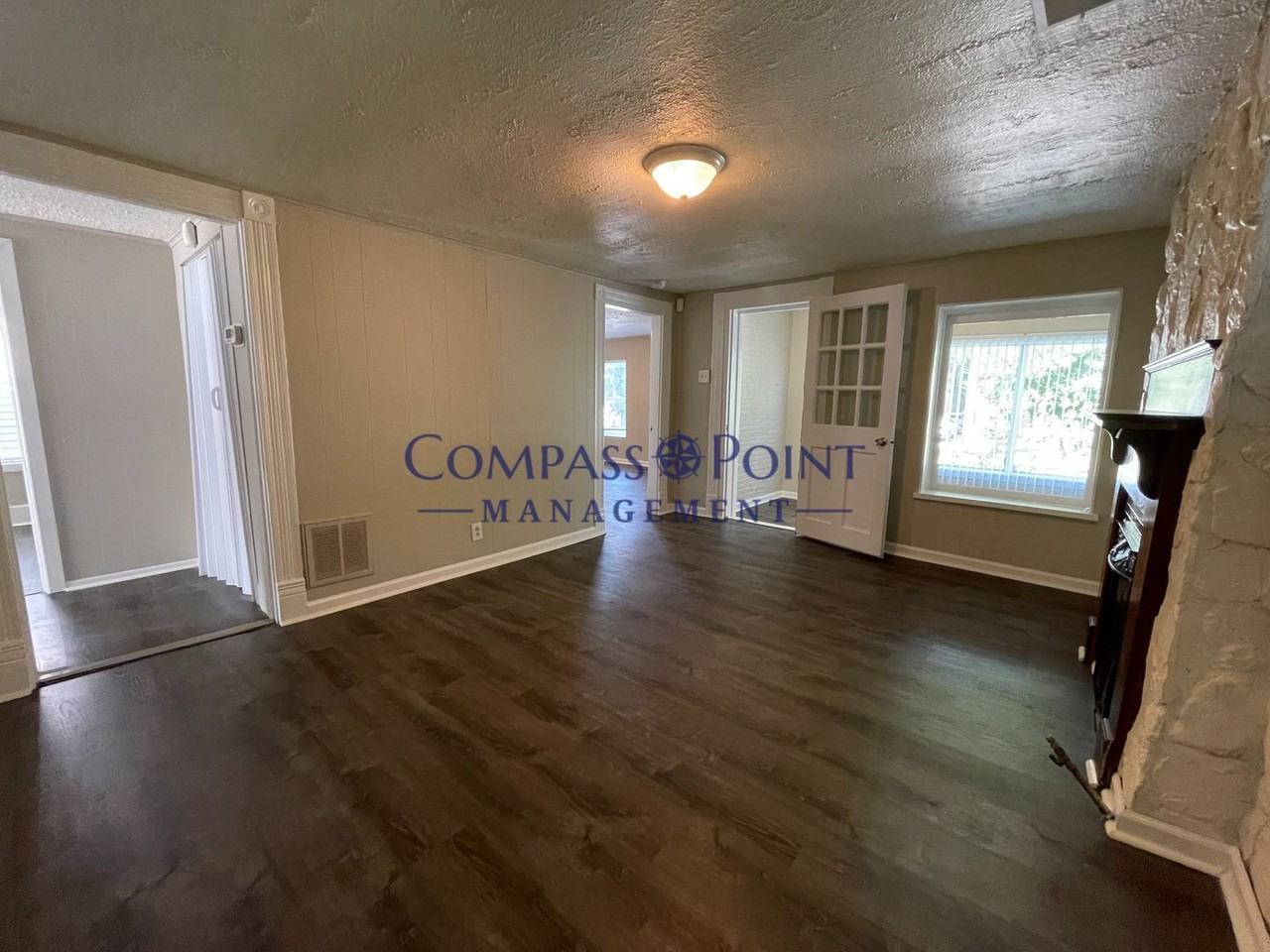 161 E Loudon Ave - Photo 5 of 15