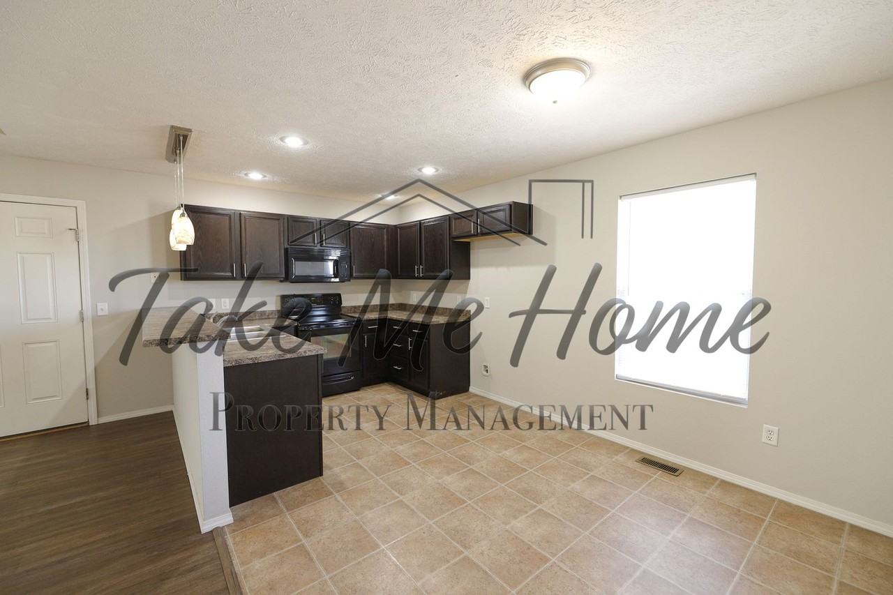 4336 W Loren St - Photo 3 of 12