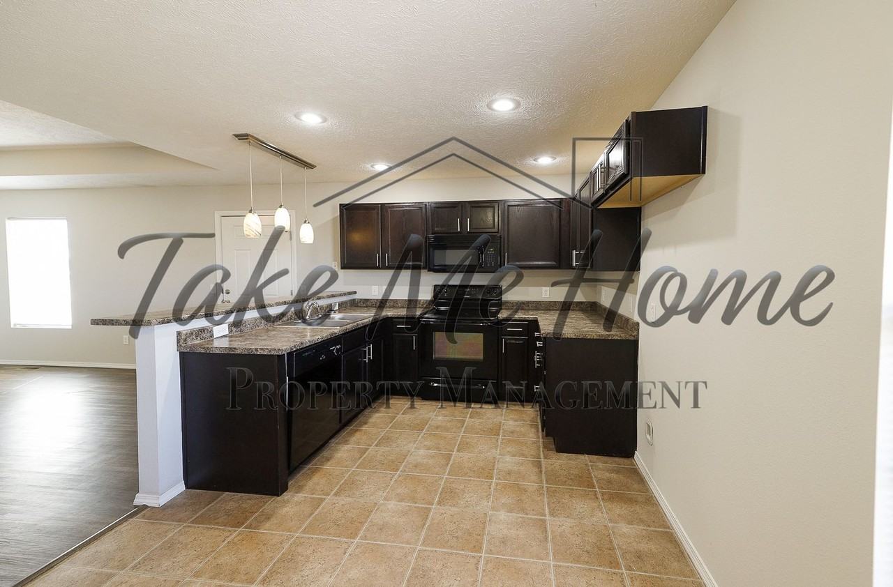 4336 W Loren St - Photo 4 of 12