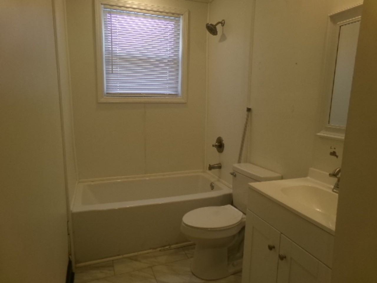 625 Greenwood Ave - Photo 5 of 8
