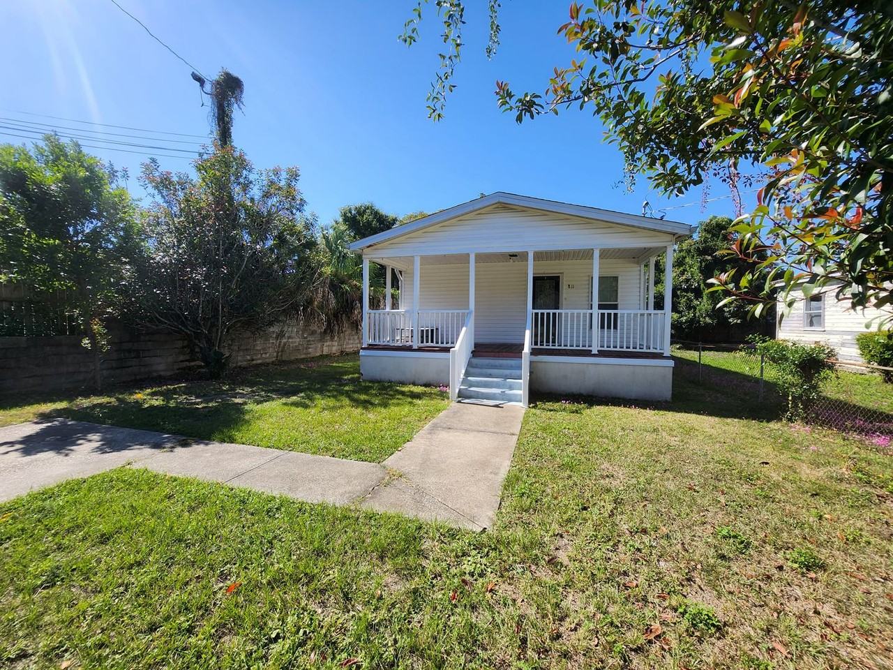 811 N D St - Photo 3 of 16