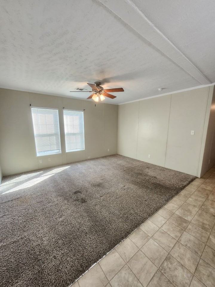 811 N D St - Photo 6 of 16