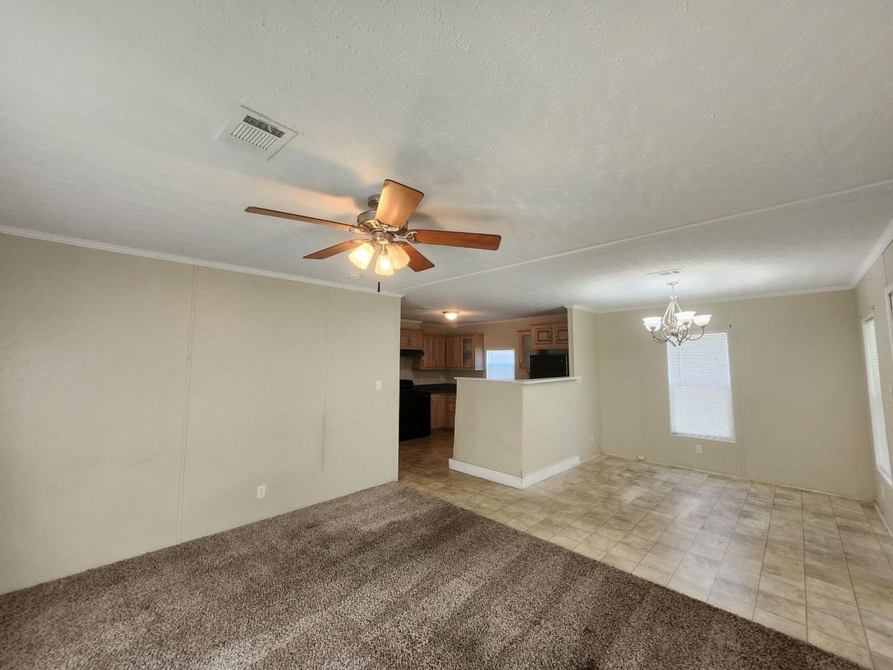 811 N D St - Photo 7 of 16