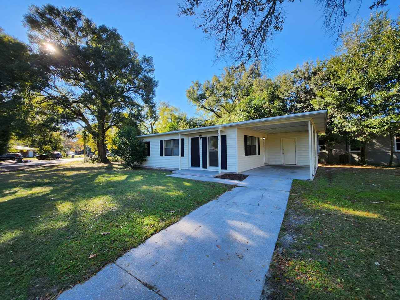 5501 Mayfair Dr