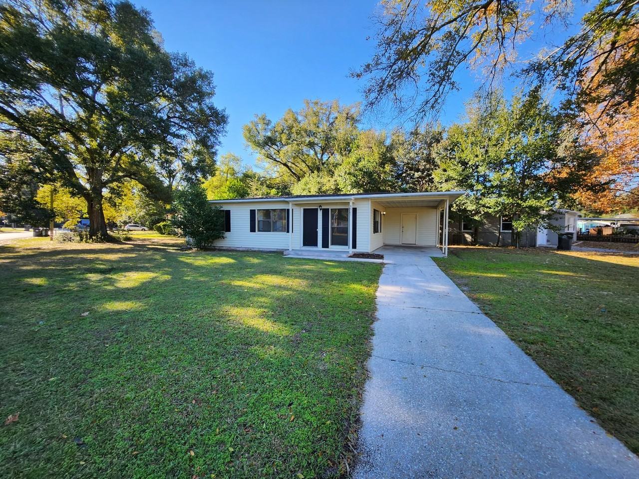 5501 Mayfair Dr - Photo 3 of 15