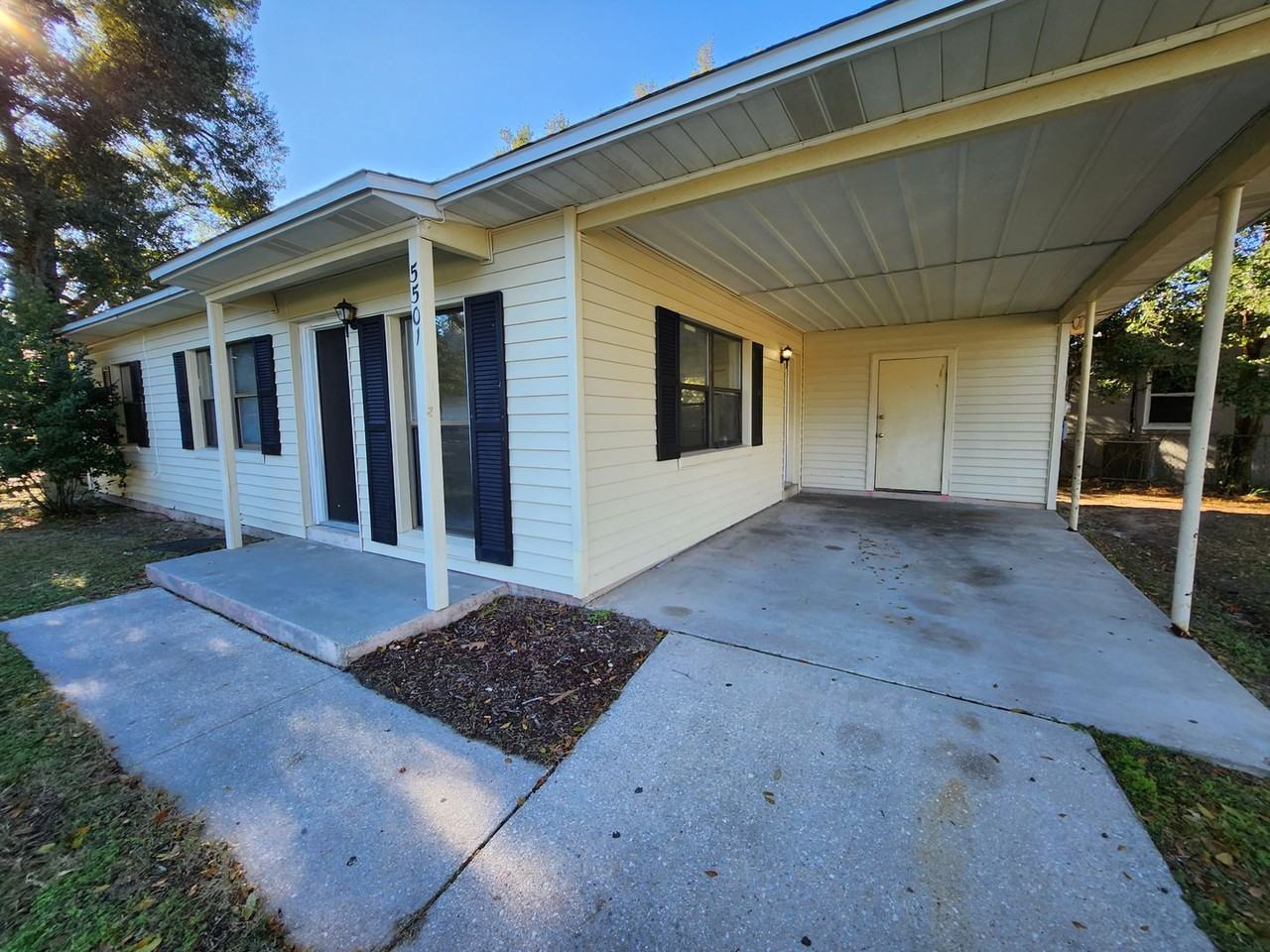 5501 Mayfair Dr - Photo 4 of 15