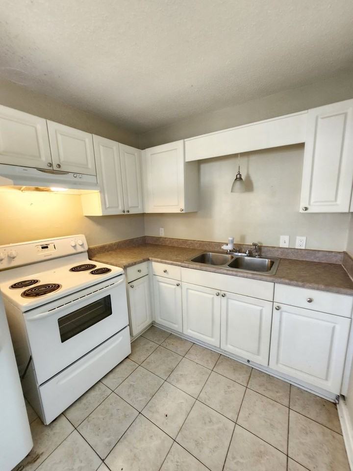 5501 Mayfair Dr - Photo 6 of 15