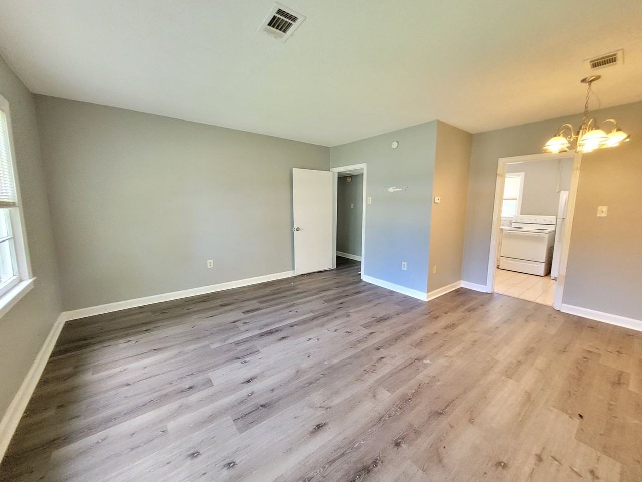 406 N S St - Photo 3 of 13