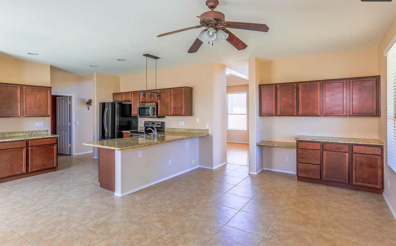 25223 N 63rd Dr - Photo 6 of 18