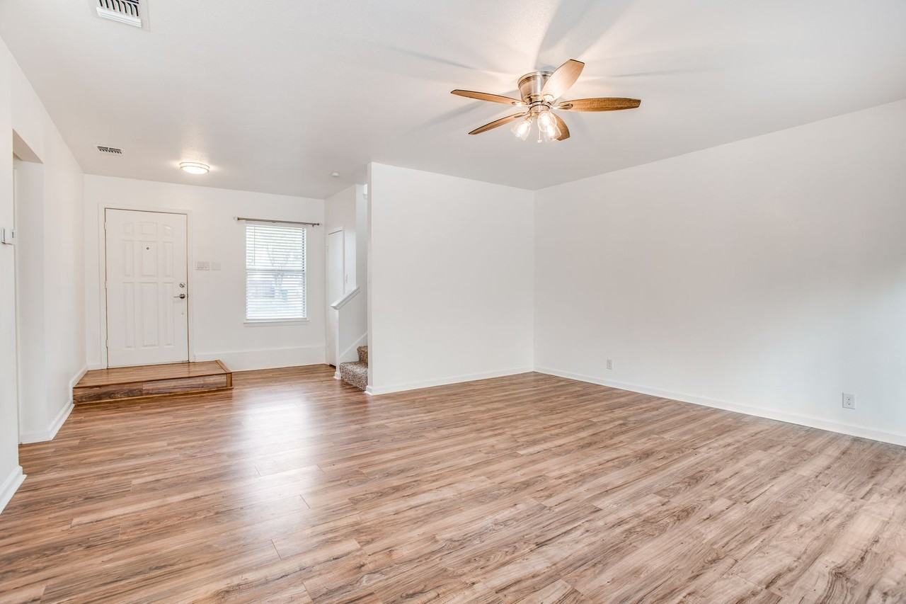 7415 Corian Park Dr - Photo 2 of 12