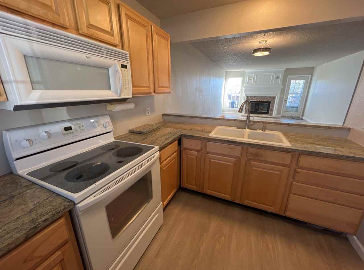 9933 Fairwood St - Photo 2 of 17