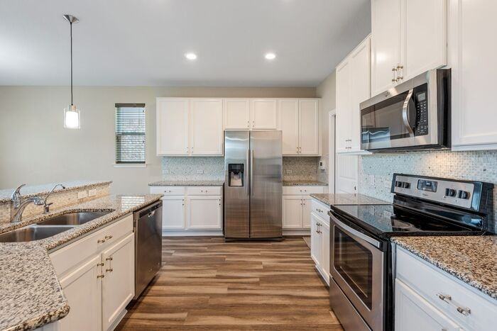 1704 Constanta Dr - Photo 3 of 19