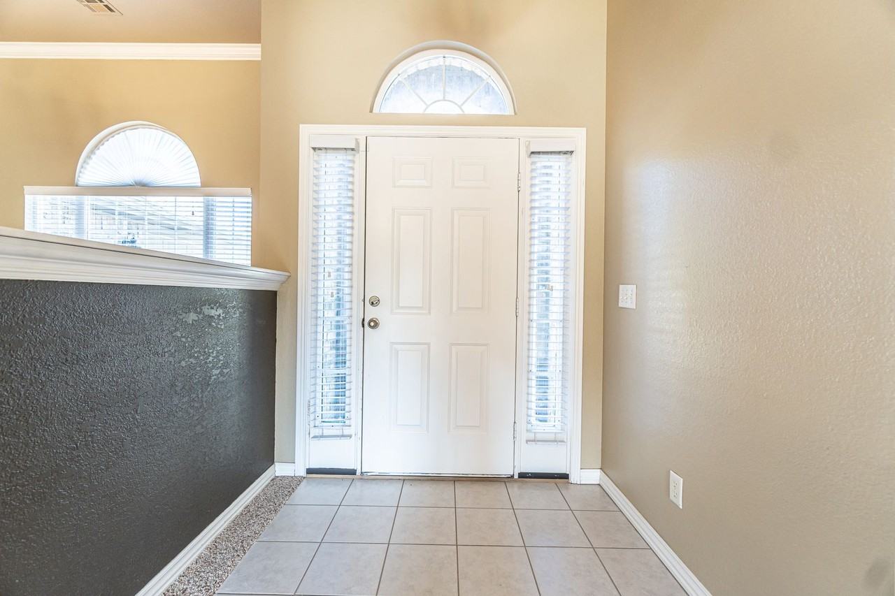 213 Shane Dr - Photo 3 of 23