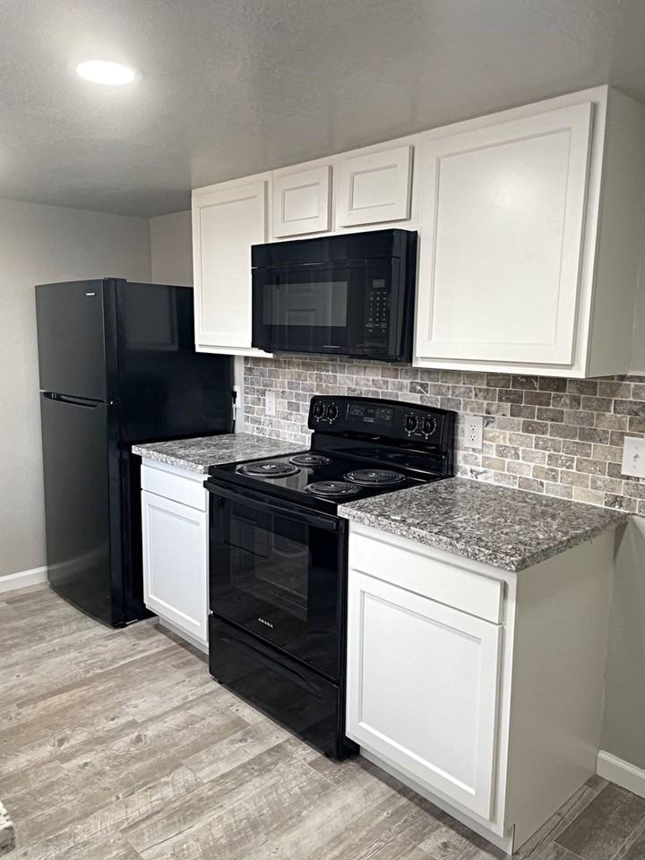 2700 N 16th St #52 - Photo 7 of 20