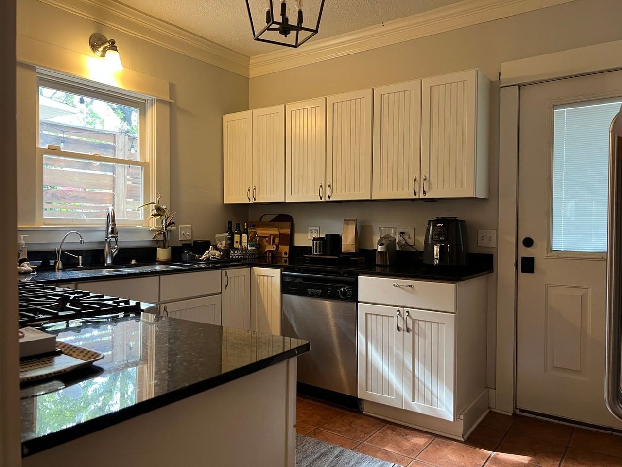 3520 Lee Ave - Photo 7 of 21