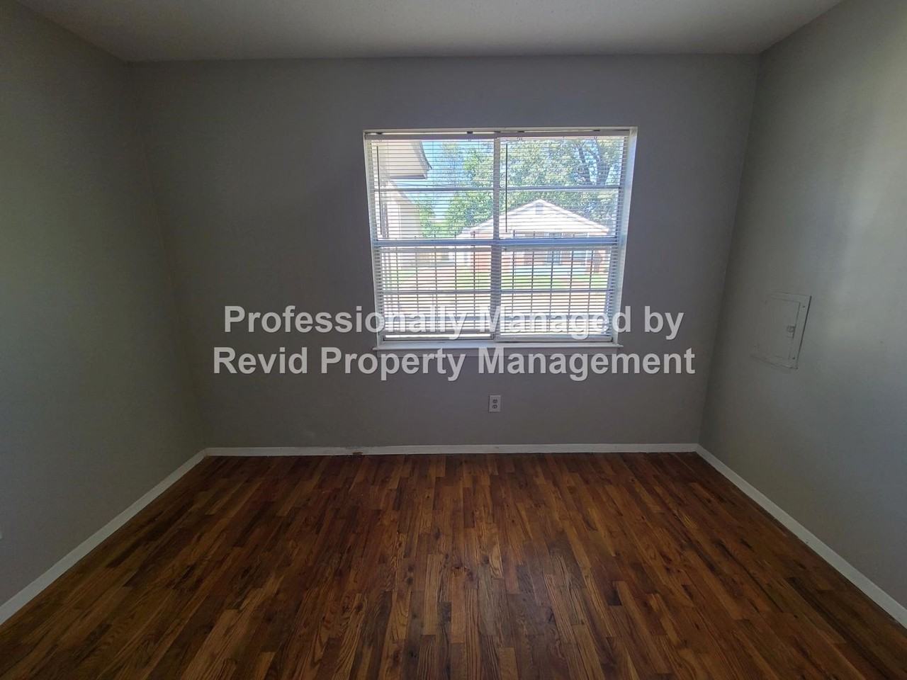 4989 Wilburn Ave - Photo 7 of 22