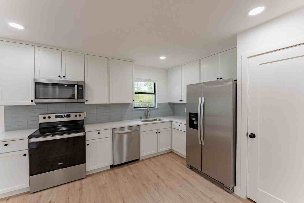 6215 Haney Dr - Photo 7 of 25