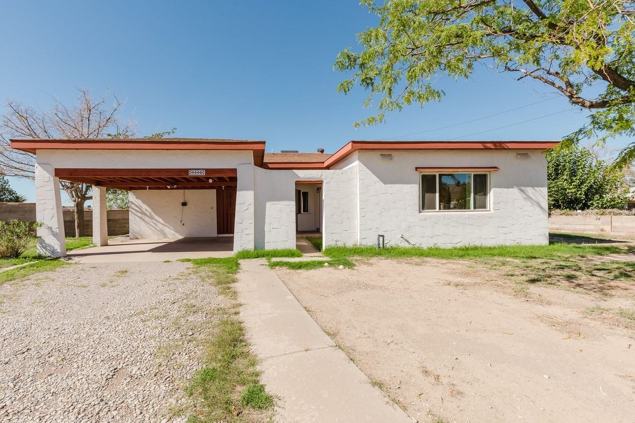 1502 Campbell Pl - Photo 2 of 31