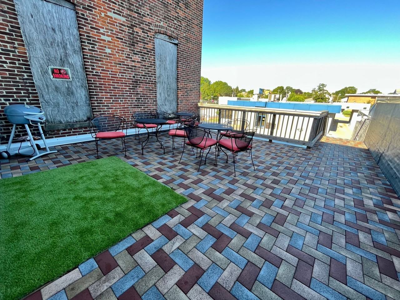 315 Main St - Photo 2 of 3