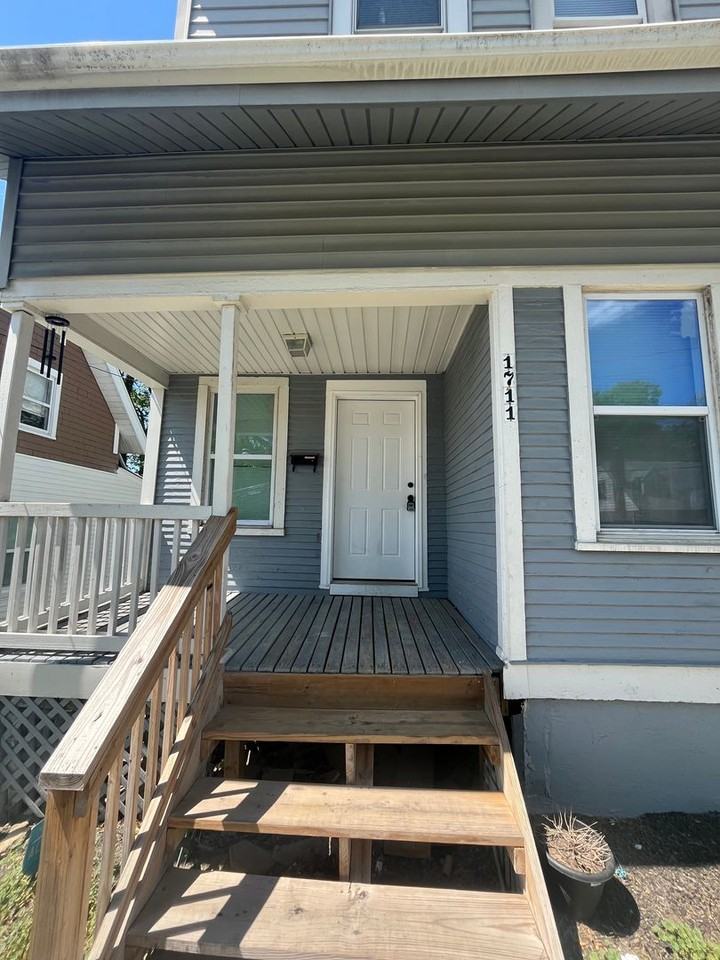 1711 Wyoming Ave - Photo 2 of 25