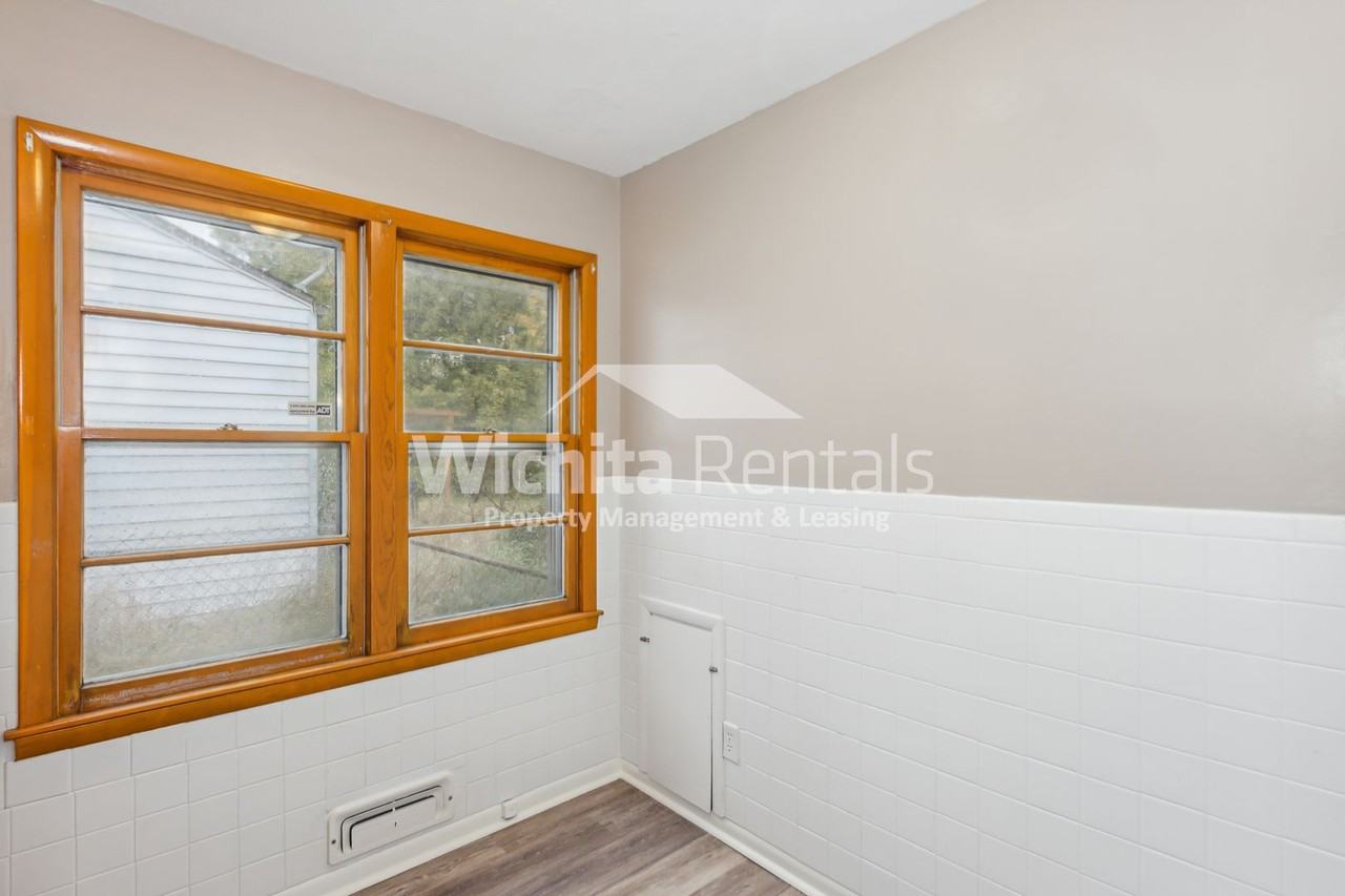 2920 W Taft St - Photo 5 of 13