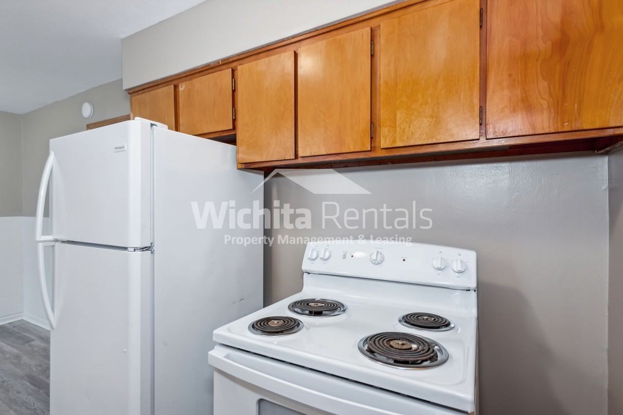 2920 W Taft St - Photo 7 of 13