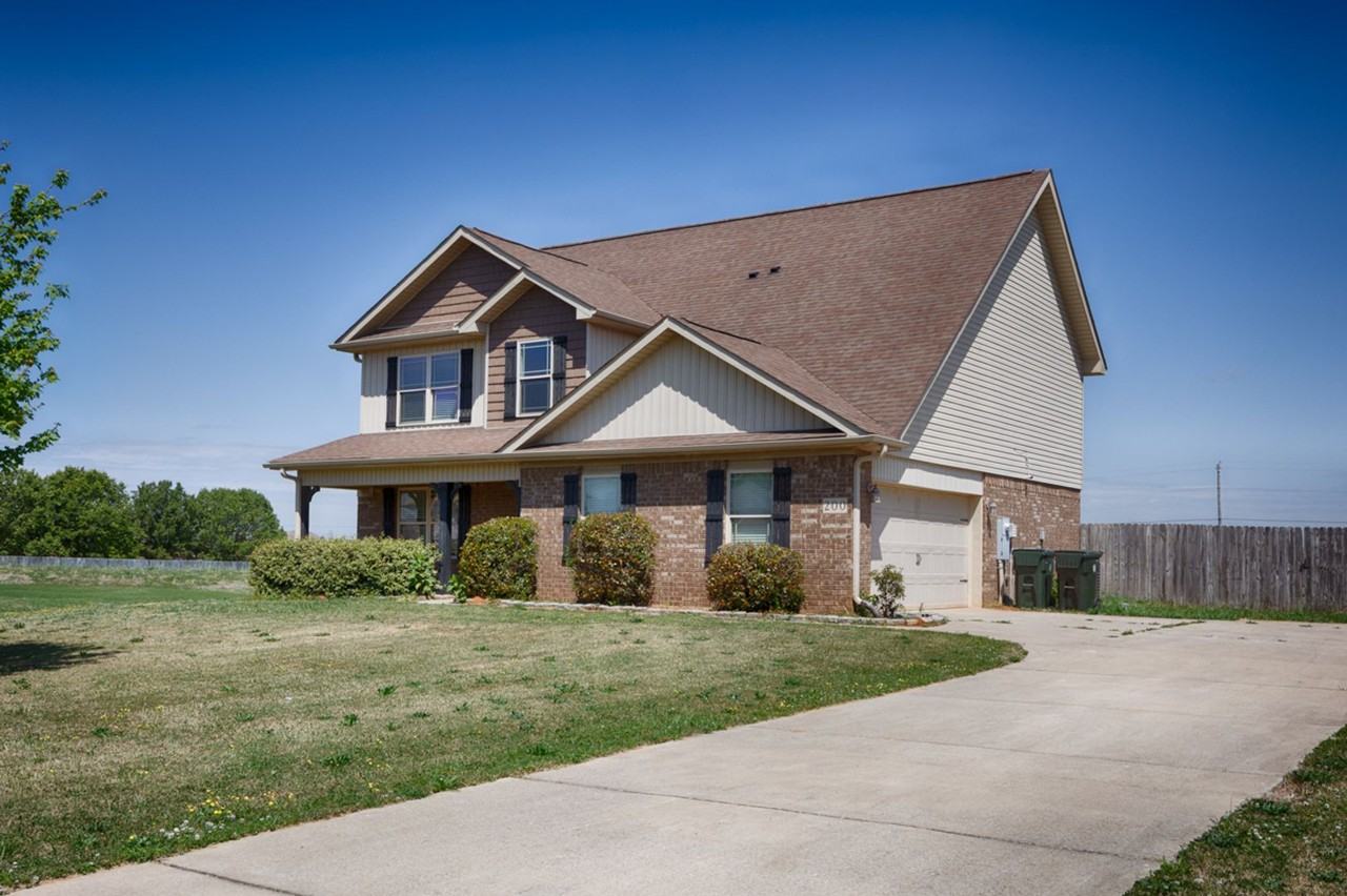 200 Reeney Dr - Photo 2 of 38