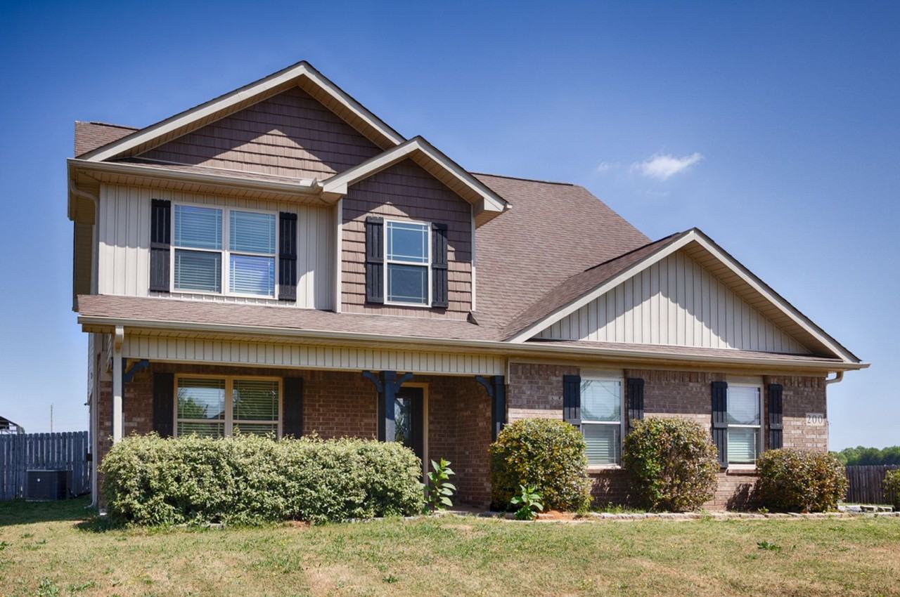 200 Reeney Dr - Photo 3 of 38