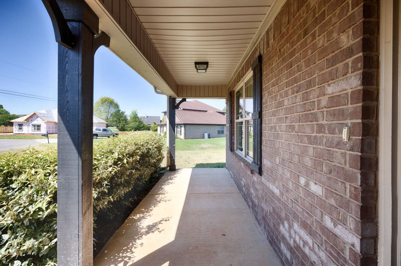 200 Reeney Dr - Photo 4 of 38