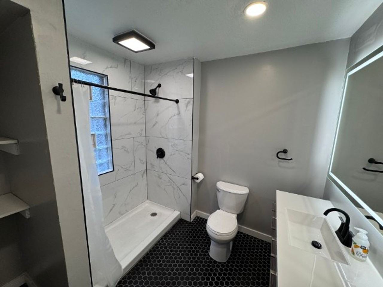 2863 N Downer Ave - Photo 4 of 17