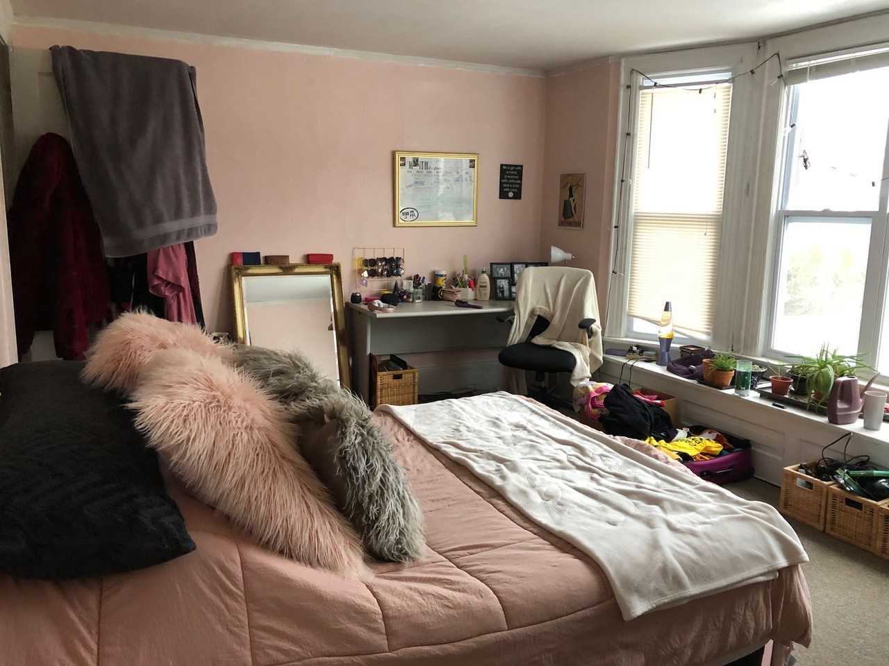 2863 N Downer Ave - Photo 7 of 17