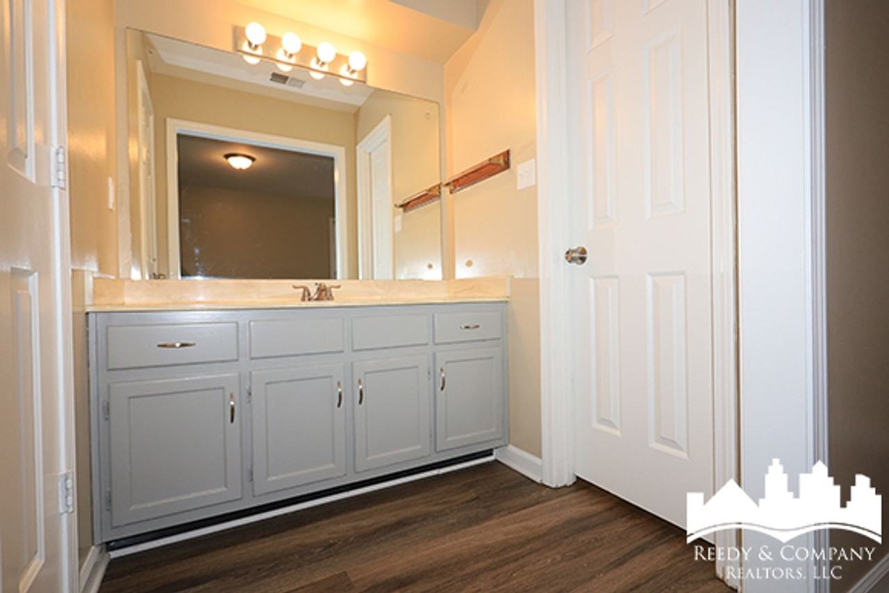 7579 Clarkfield Pl - Photo 5 of 18