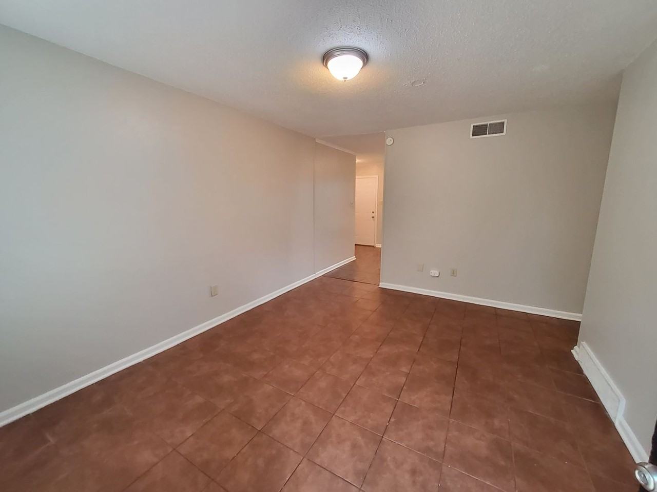 5740 Cherokee Dr - Photo 3 of 17