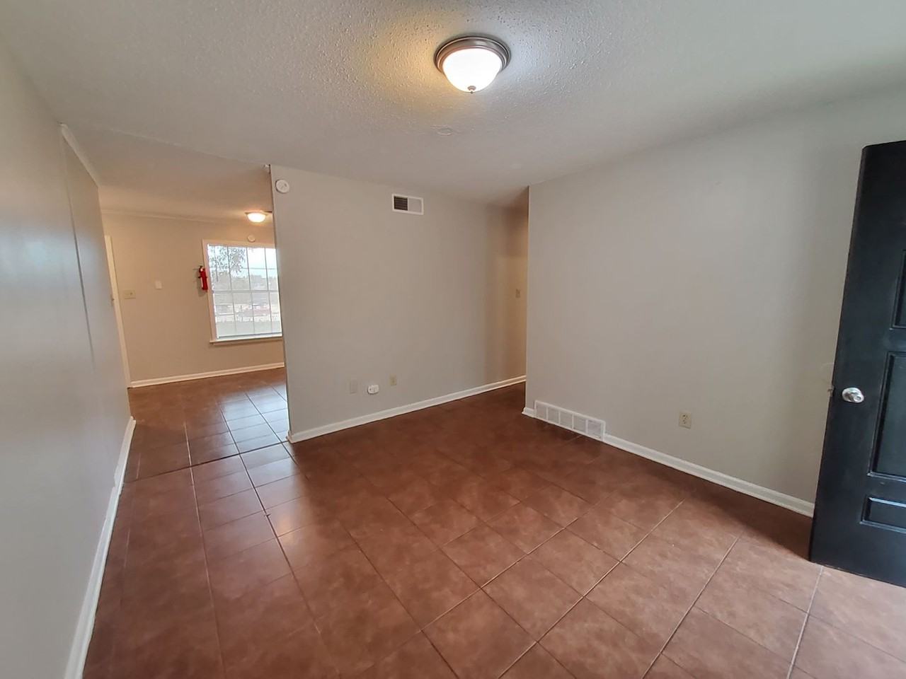 5740 Cherokee Dr - Photo 4 of 17