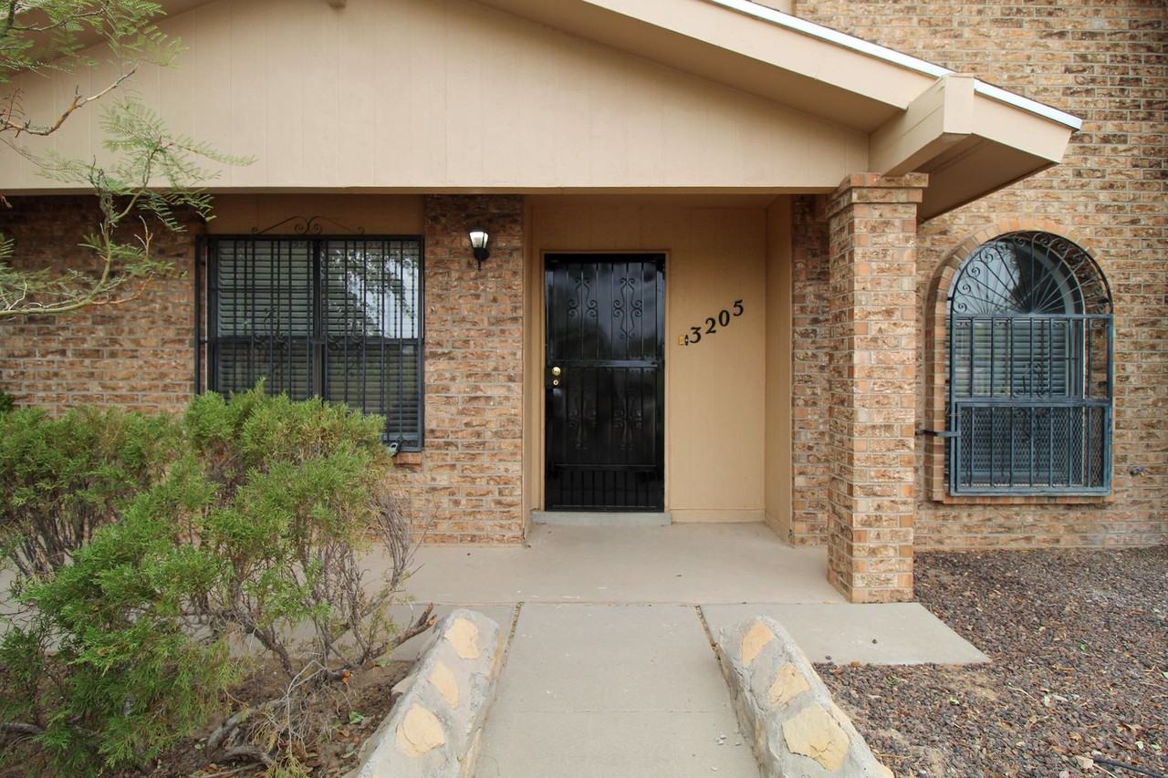 3205 Fierro Dr - Photo 2 of 19