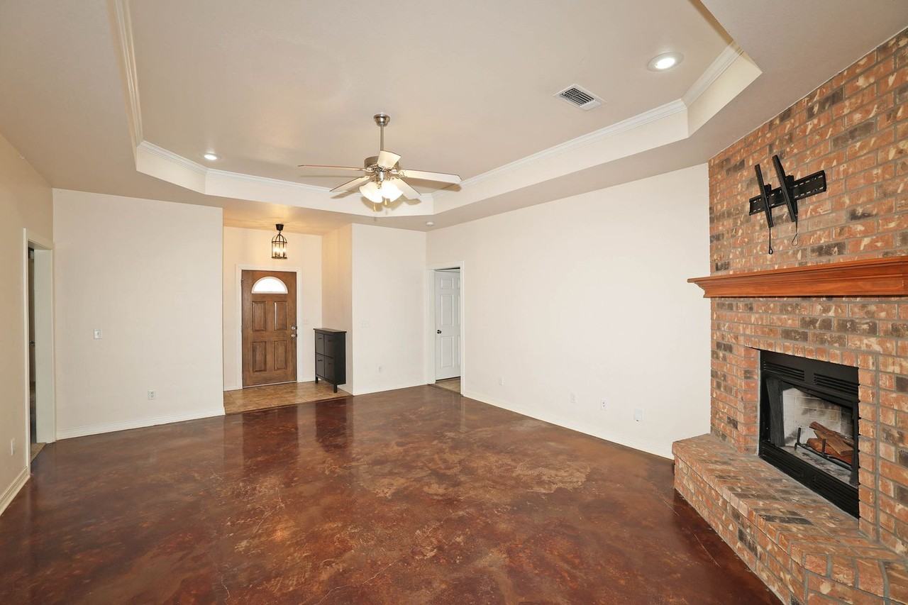 6407 Nick St - Photo 3 of 23