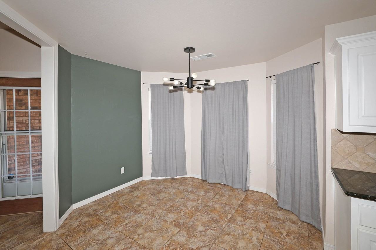 6407 Nick St - Photo 6 of 23