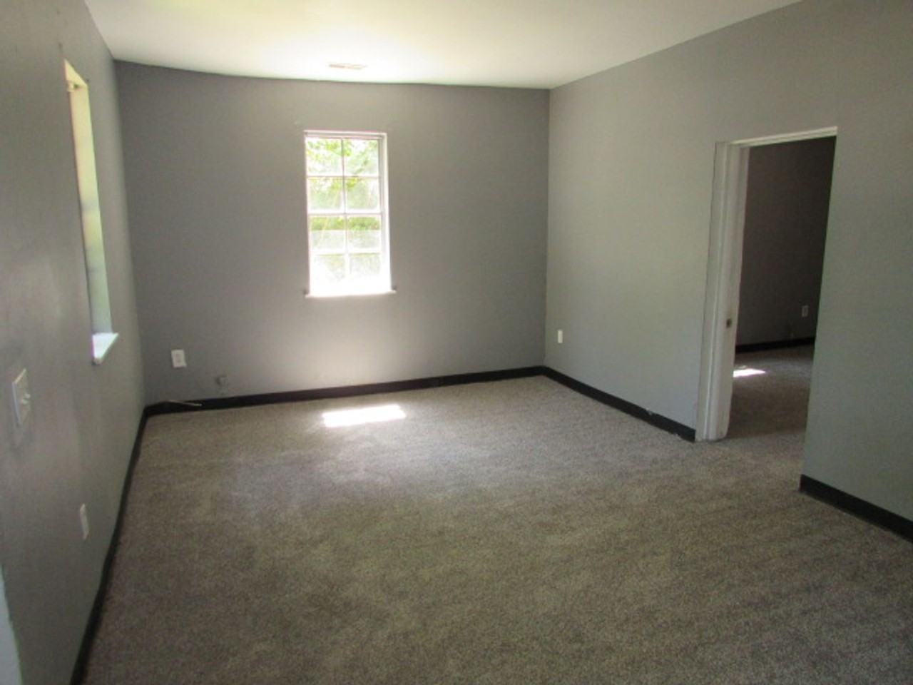 26 Burgess Ct - Photo 2 of 10