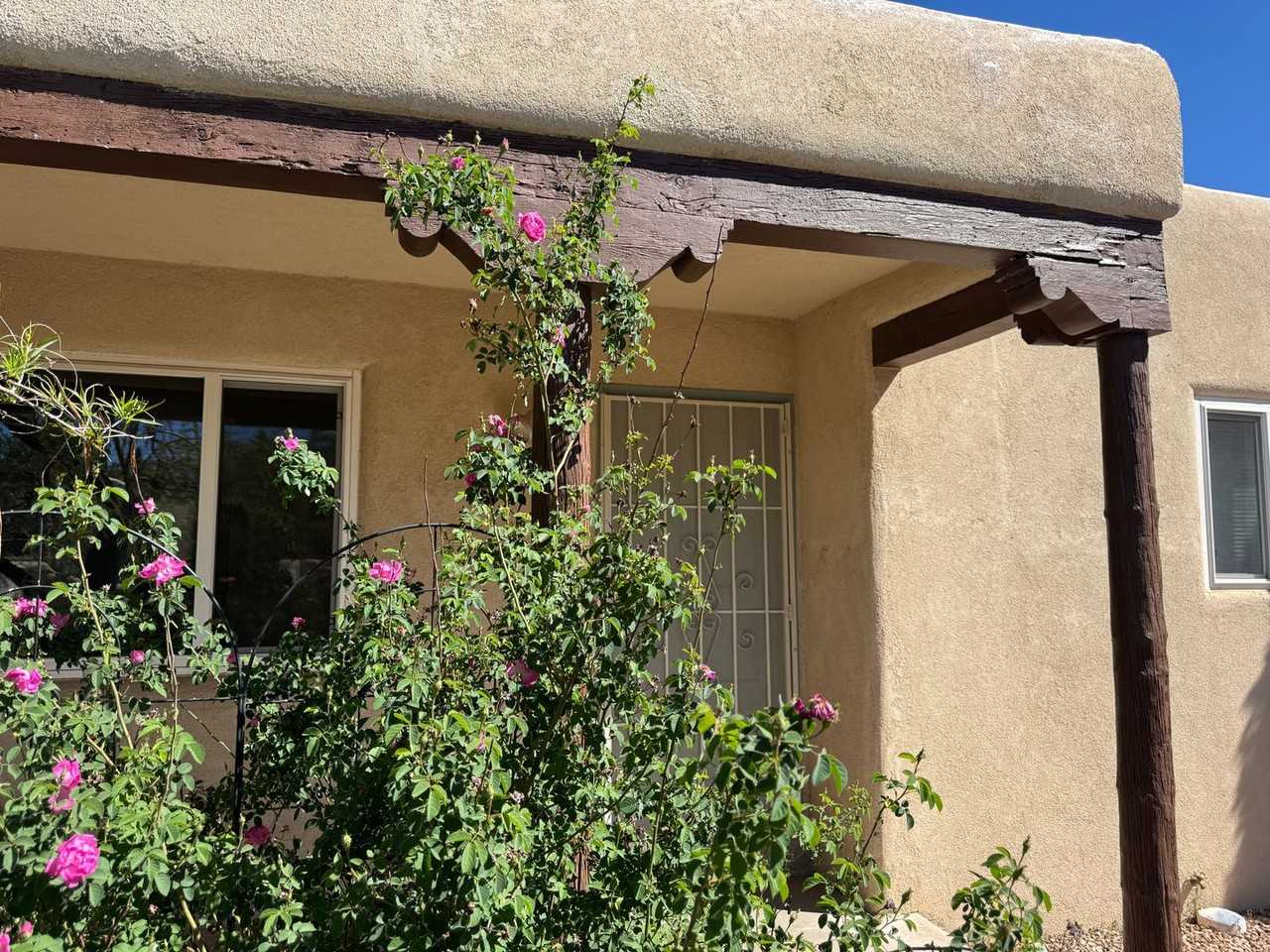 2747 Kathryn Ave Se - Photo 2 of 13