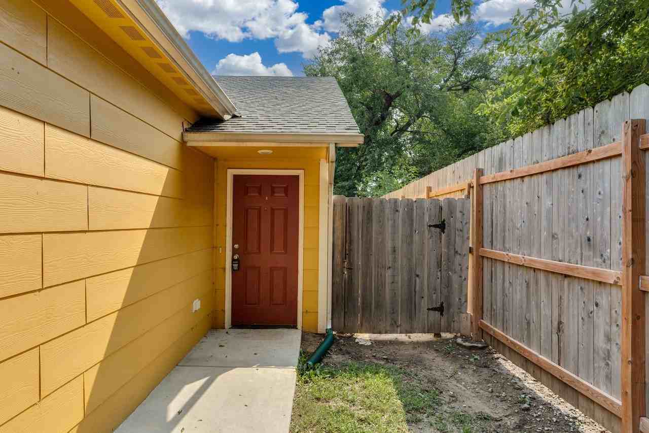 270 N Florence St - Photo 2 of 16