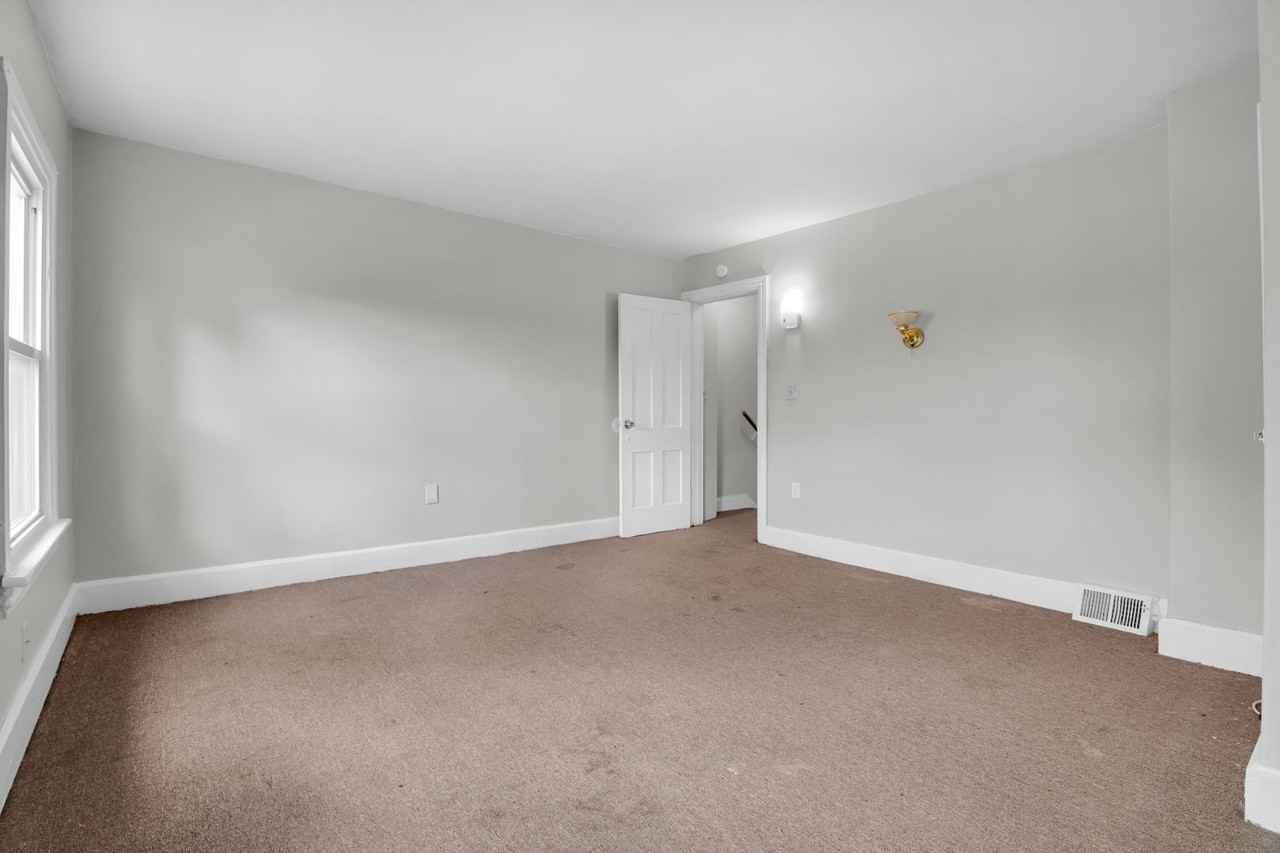 276 W Saint Joseph St - Photo 3 of 29