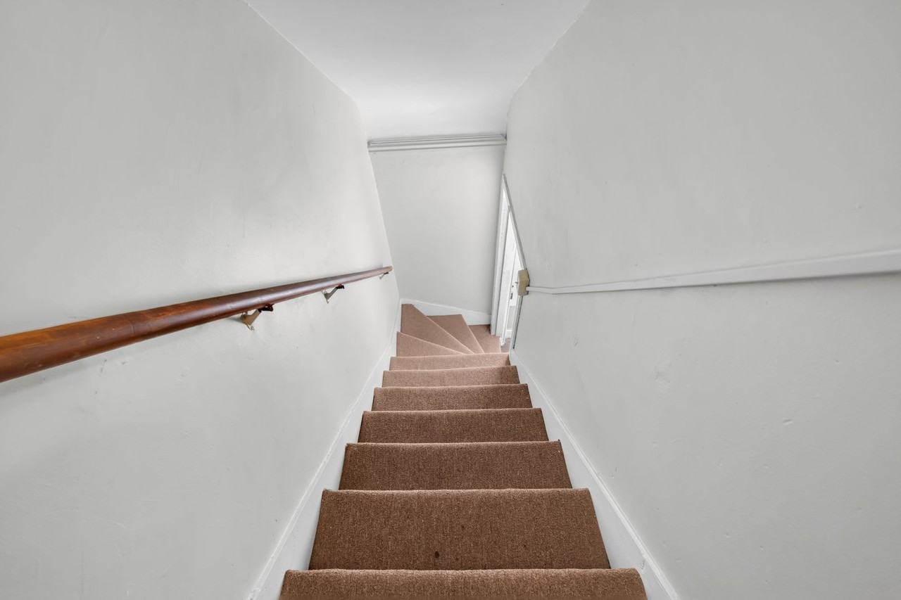 276 W Saint Joseph St - Photo 5 of 29