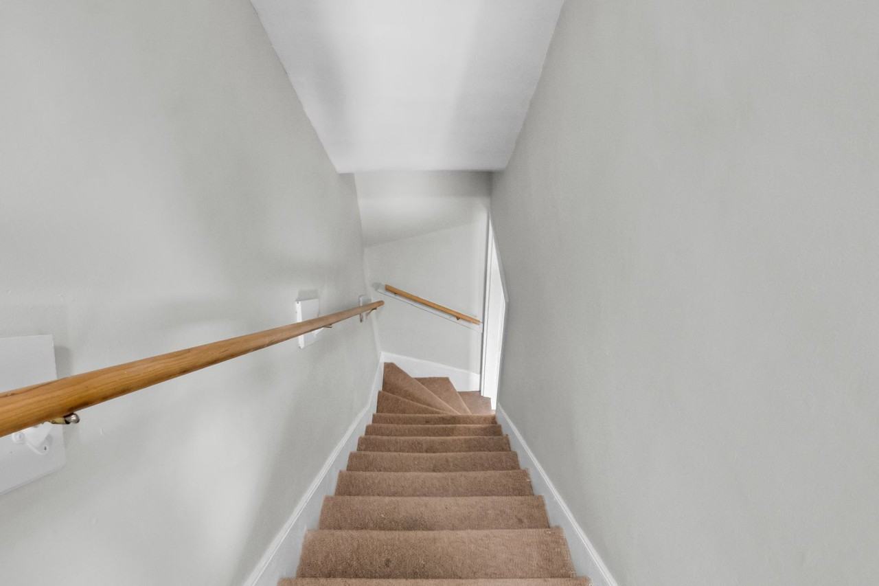 276 W Saint Joseph St - Photo 6 of 29