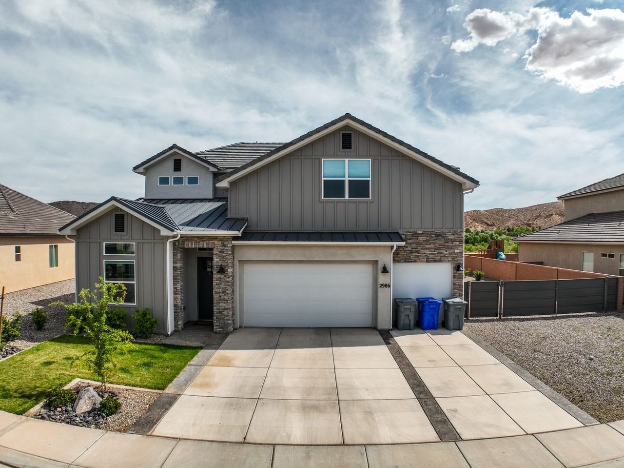 2986 E Smith Creek Dr - Photo 4 of 48